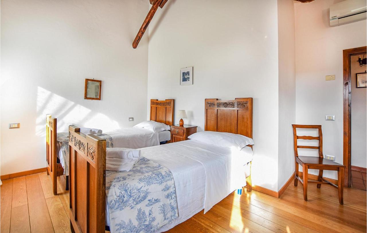 2 Bedroom Awesome Home In Taglio Di Po Ro Porto Viro Exterior foto