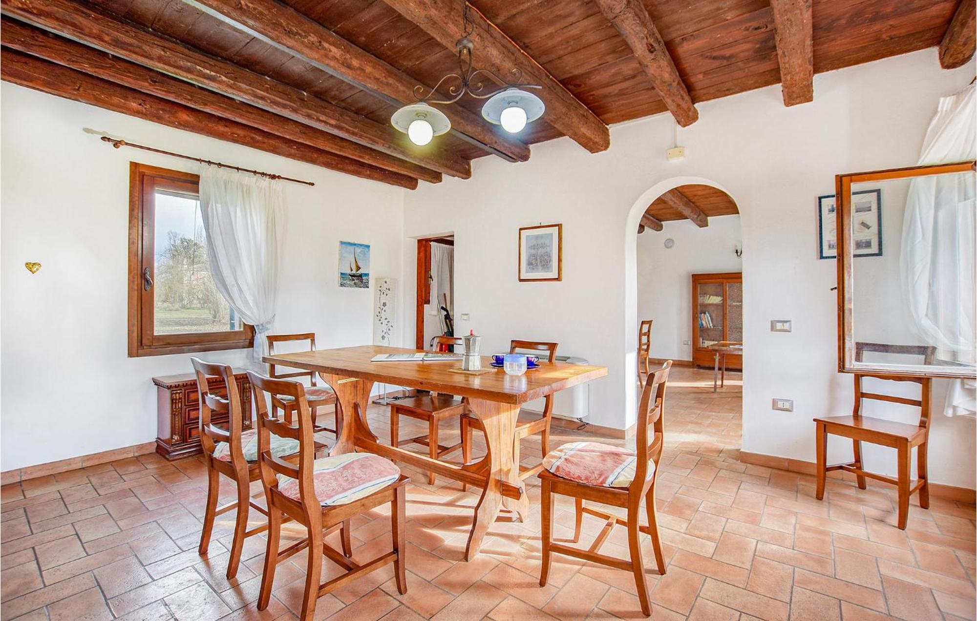 2 Bedroom Awesome Home In Taglio Di Po Ro Porto Viro Exterior foto